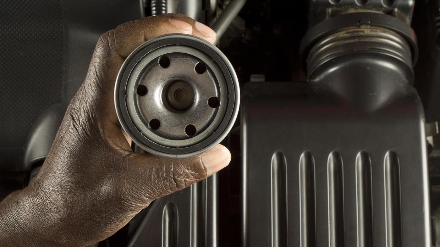 How to Change Your Engine Oil & Filter in 13 Steps Axle Advisor